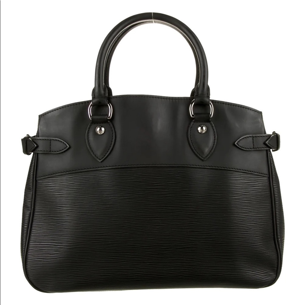 Authentic Louis Vuitton Epi Passy GM